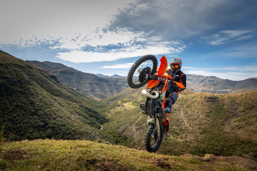 2025 KTM EXC RANGE bike pops a wheelie
